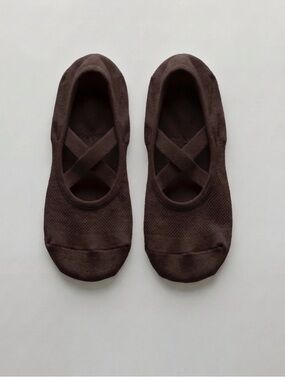 Sisterly Tribe Pilates Grip Socks - Espresso